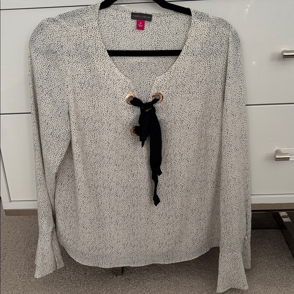 Vince Camuto sz M blouse NWOT